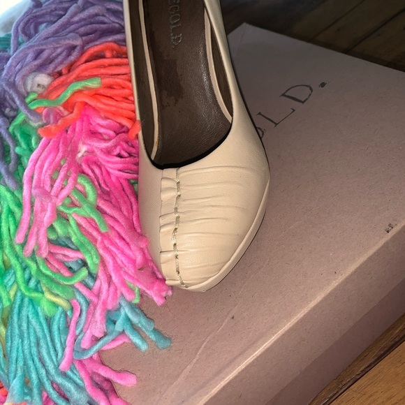 Heels - Picture 2 of 5